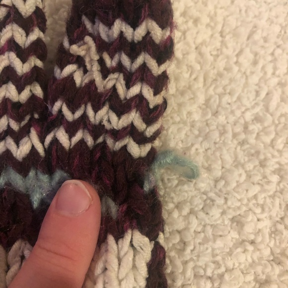 Bernie Mittens 🖤 - Picture 2 of 4